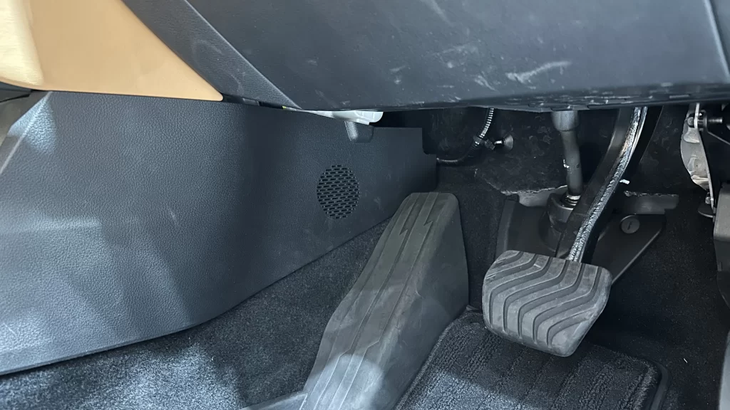 アクティブノイズキャンセラーのスピーカー（T33, X-TRAIL）