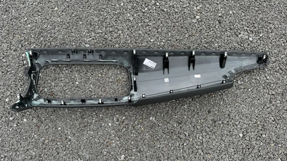 新型X-TRAIL（T33）のインストルメントパッドBの嵌合位置